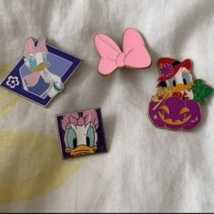 Daisy pin bundle (4)